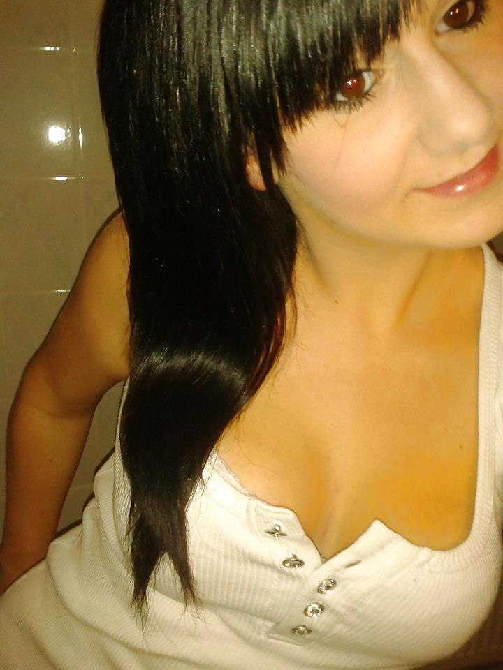 8P German Girl