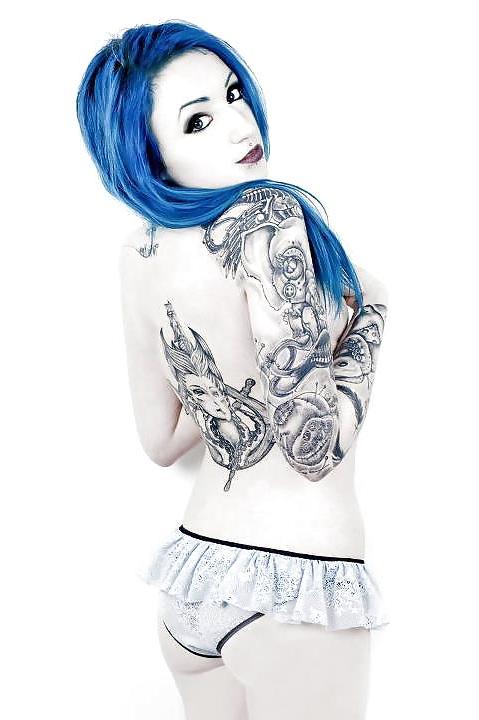 25P Beautiful pierced and tattooed women