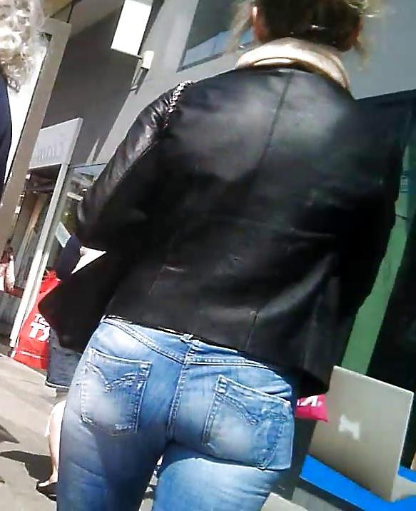 20P European Booty in Jeans