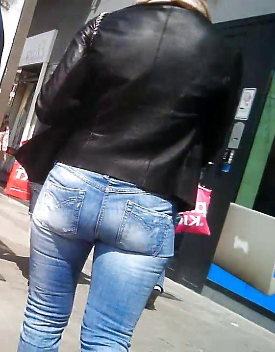 20P European Booty in Jeans
