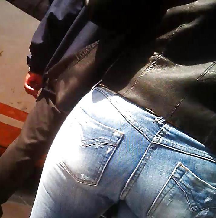20P European Booty in Jeans