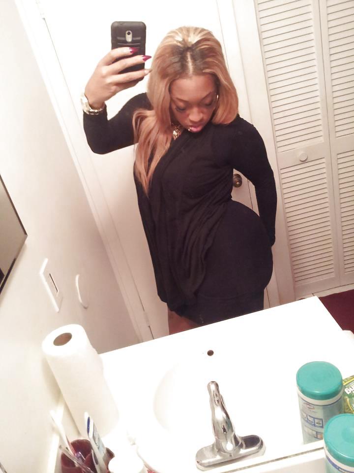 8P Big Booty Hoe