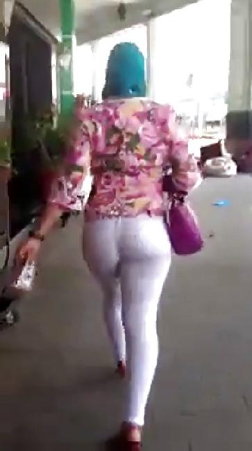16P Big Arab booty 
