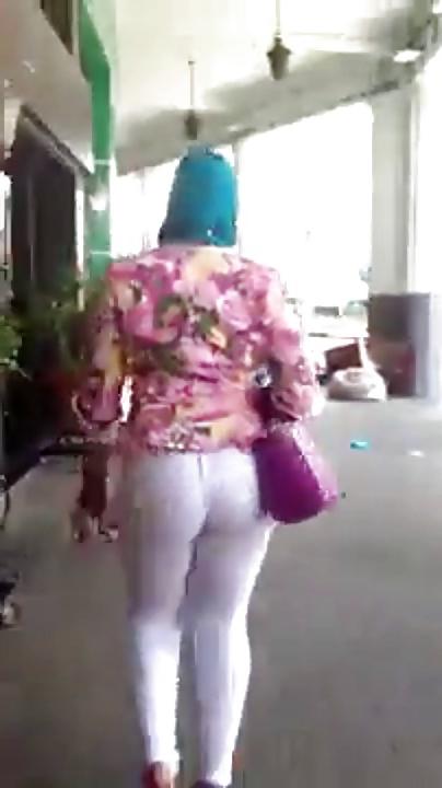 16P Big Arab booty 