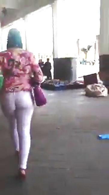 16P Big Arab booty 