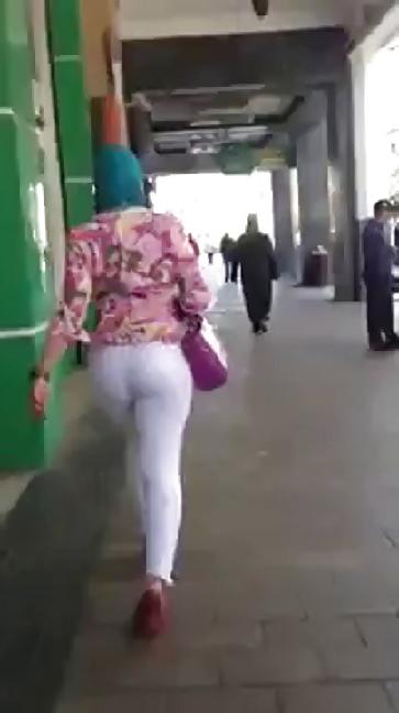 16P Big Arab booty 