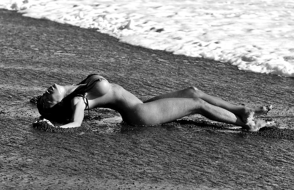 25P Erotic in Black and White - Session 4