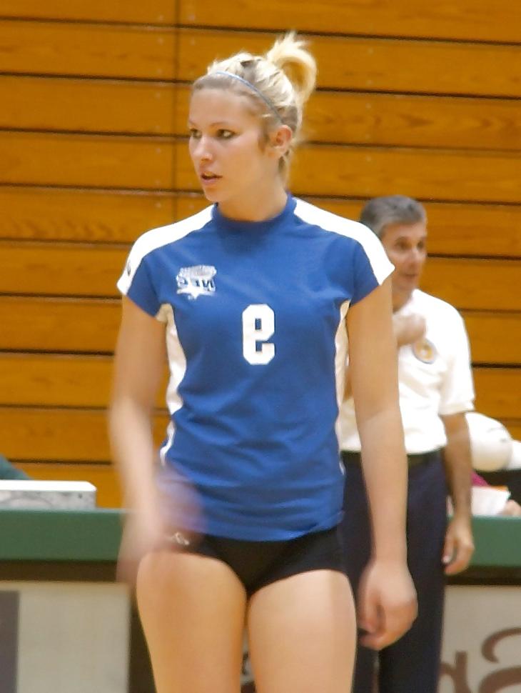 21P Central Connecticut Volleyball Girls Players