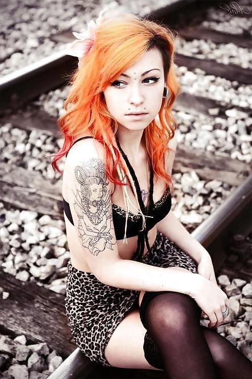 9P Tatoo babes