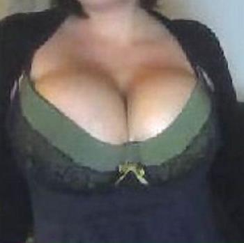 7P Webcam, Big Boobs...comments please