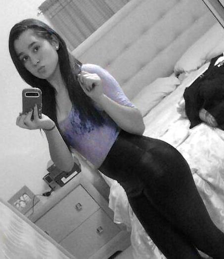 21P Sweet teen babes