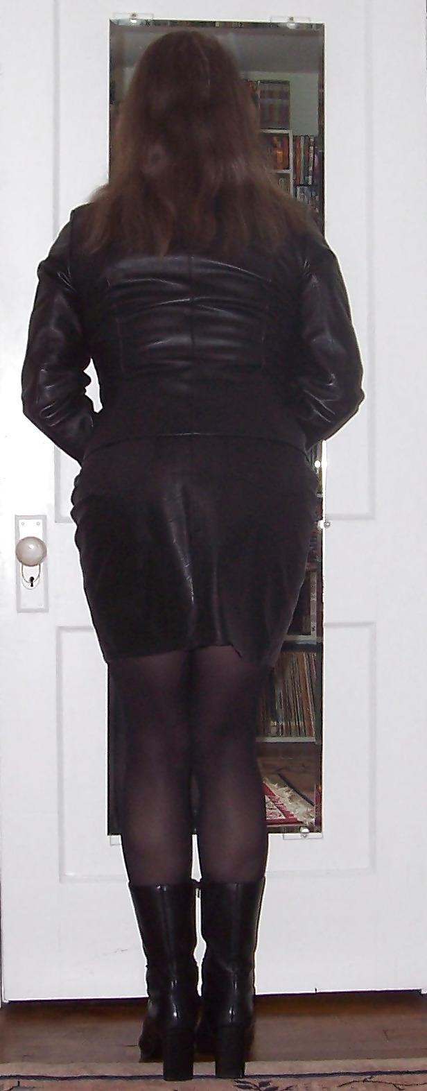24P Crossdressing: New Leather