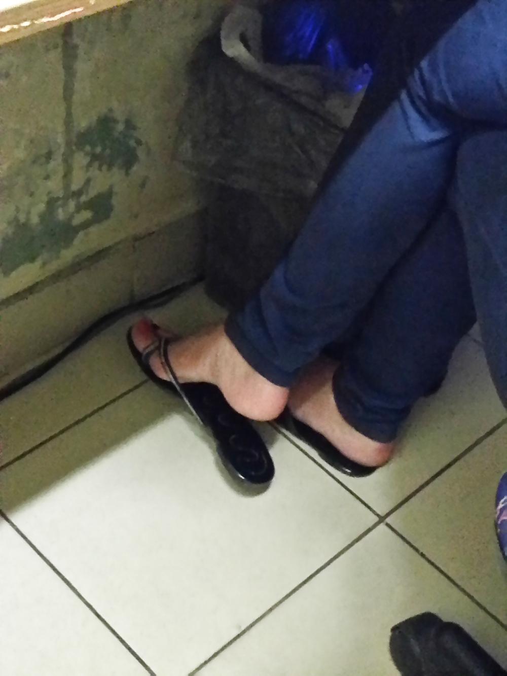 9P Feet spy cam