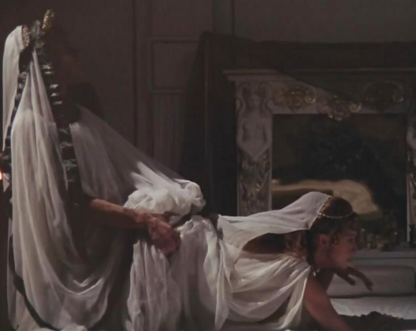 25P Helen Mirren Ultimate Nude Collection