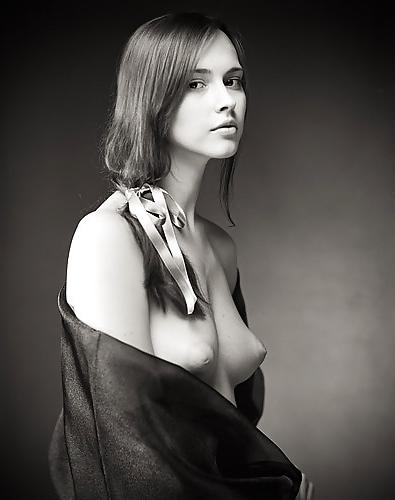25P Black and white Erotic
