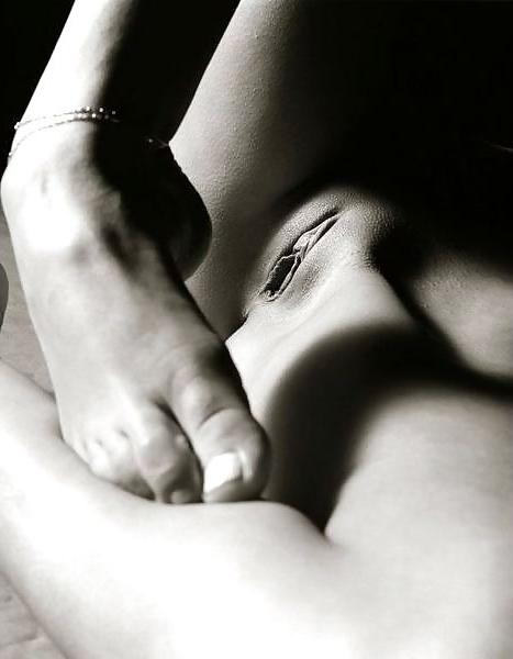 25P Black and white Erotic