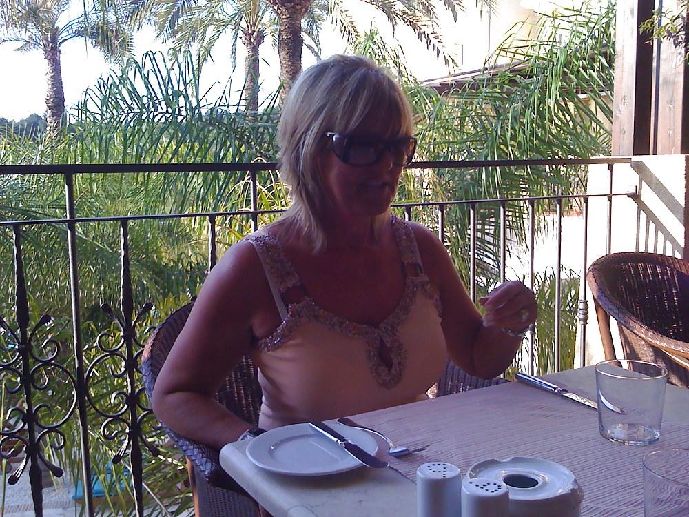 12P Rich german lady, maybe
