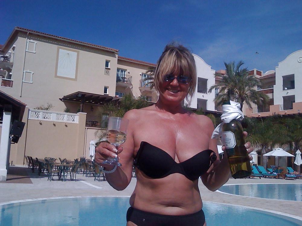 12P Rich german lady, maybe