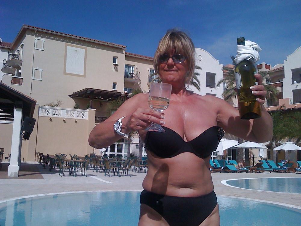 12P Rich german lady, maybe