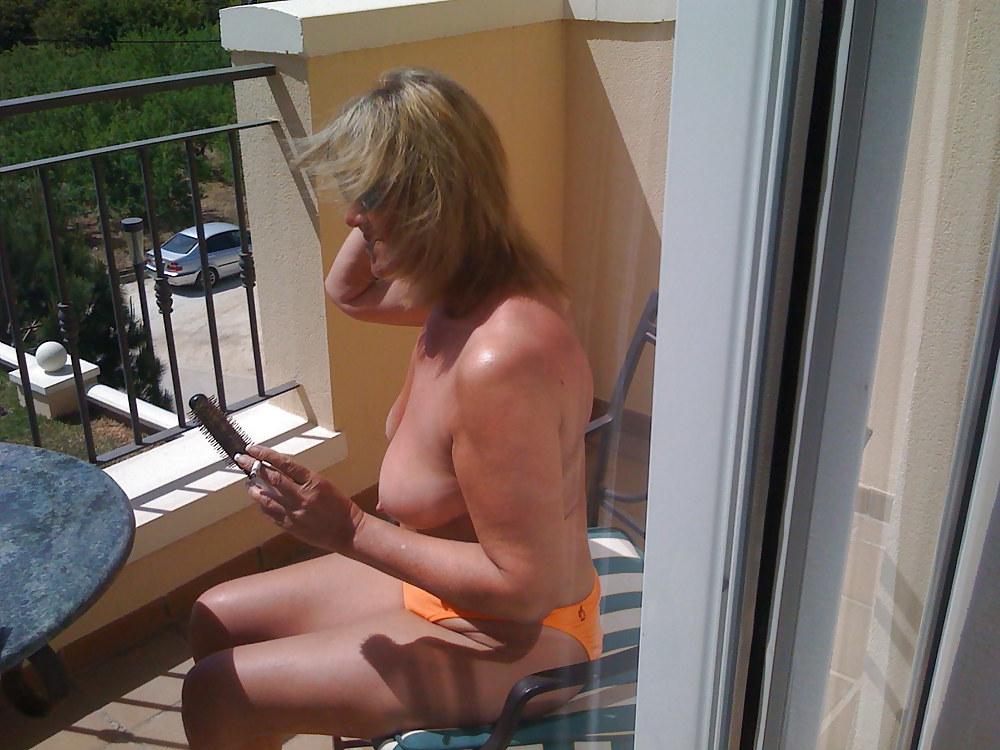 12P Rich german lady, maybe
