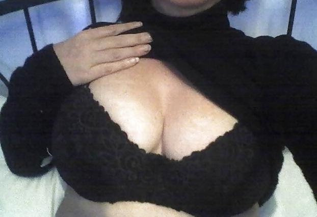 22P A sexy friends big boobs 2