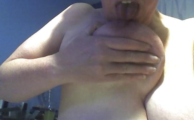 22P A sexy friends big boobs 2