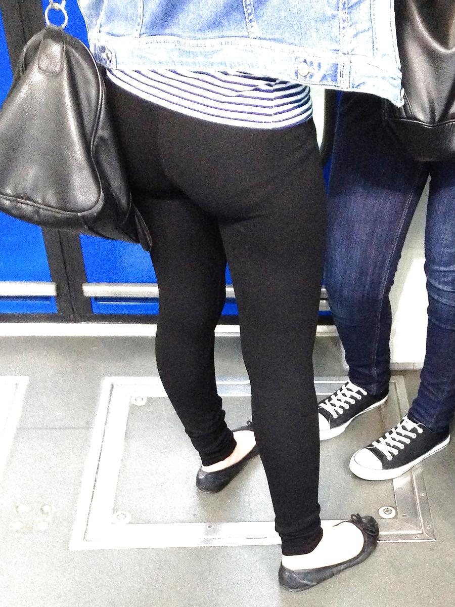 7P Leggings Street Shoot 1