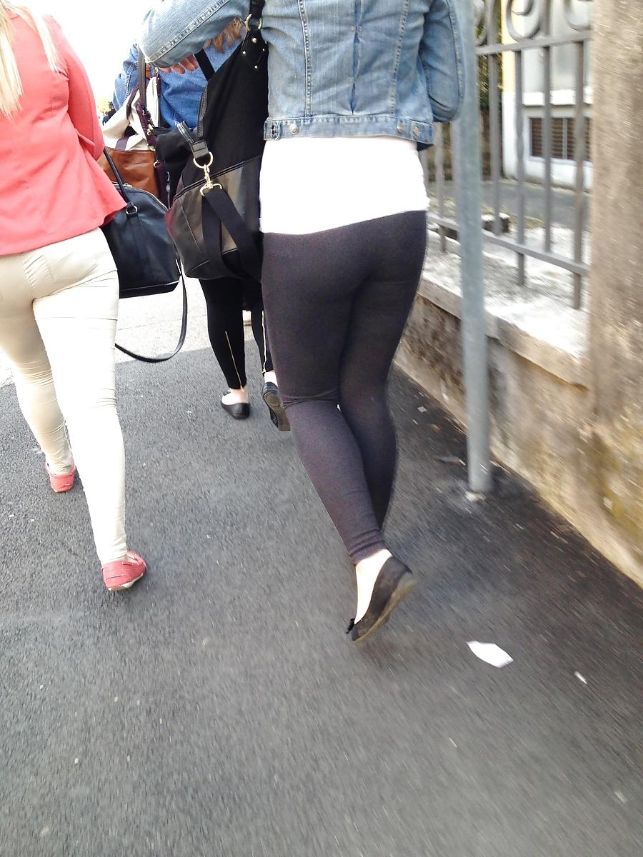 7P Leggings Street Shoot 1