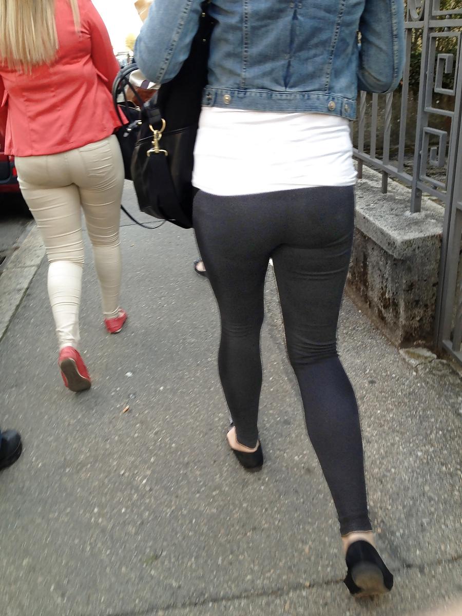 7P Leggings Street Shoot 1