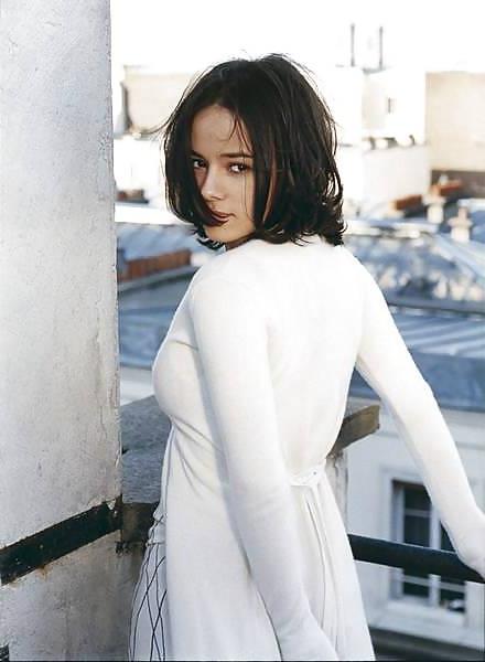 25P Alizee - French singer