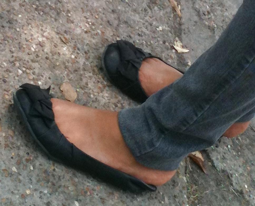 6P More of girl cross the street,