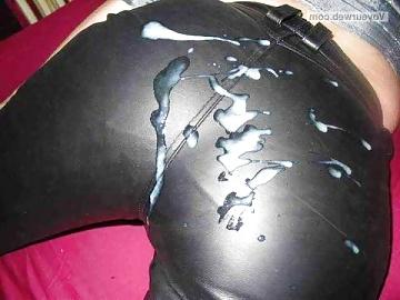 25P Cum on her bum 