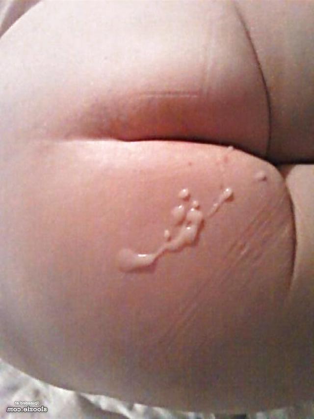 25P Cum on her bum 