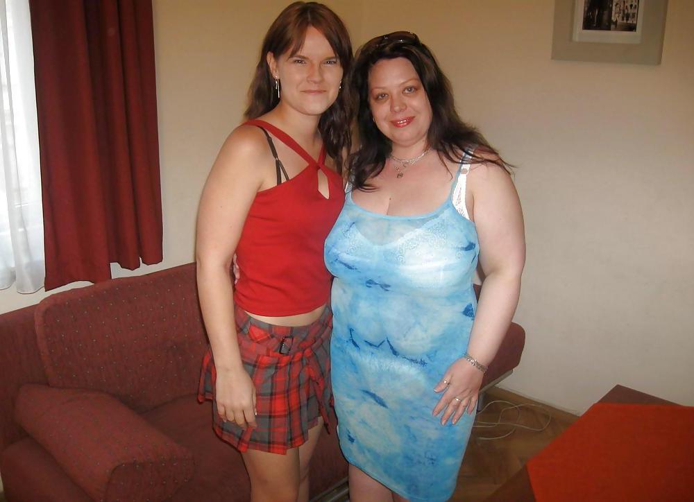 16P LESBIAN OLD & YOUNG