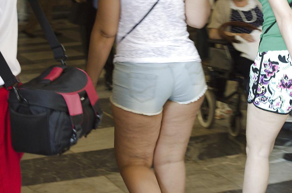 4P Big ass in the street