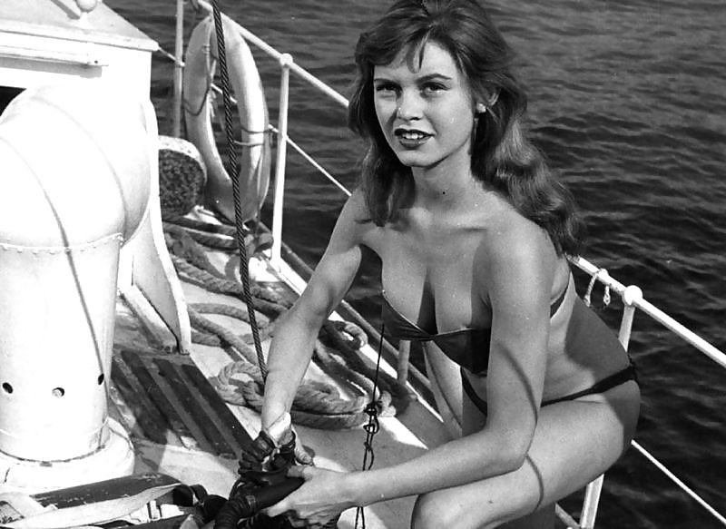 25P Brigitte Bardot  N15