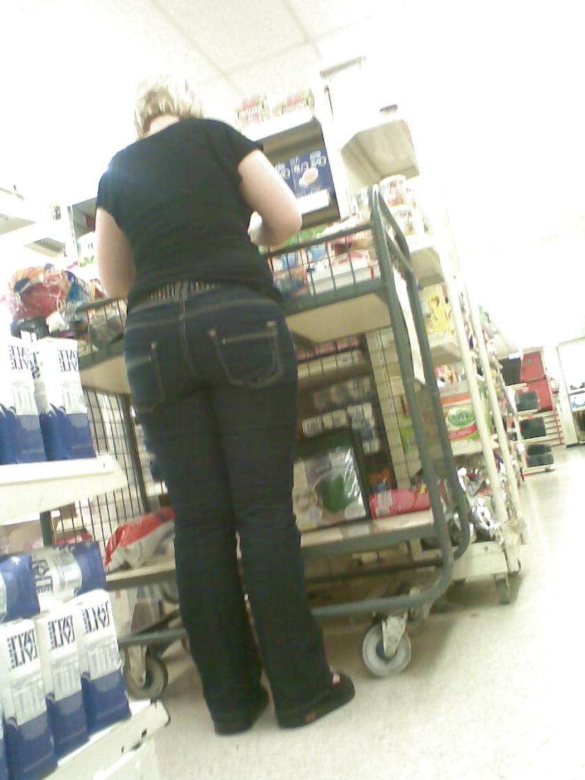 17P Teen with big ass and curves