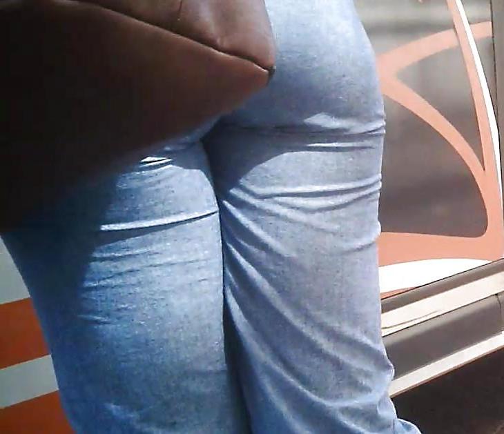13P Thick Ebony Booty 