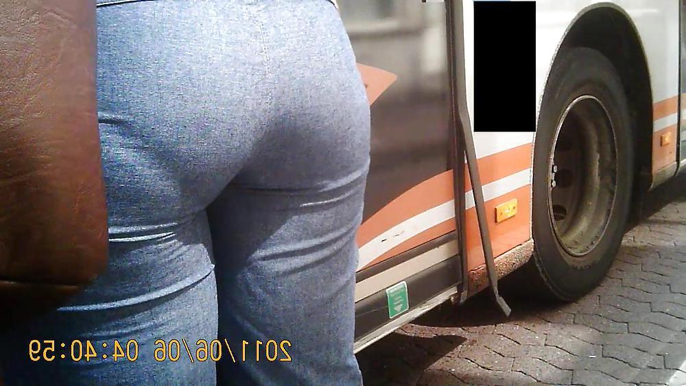 13P Thick Ebony Booty 