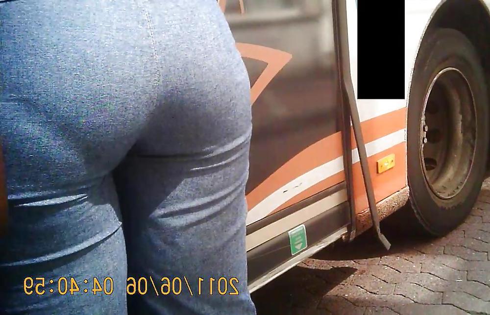 13P Thick Ebony Booty 
