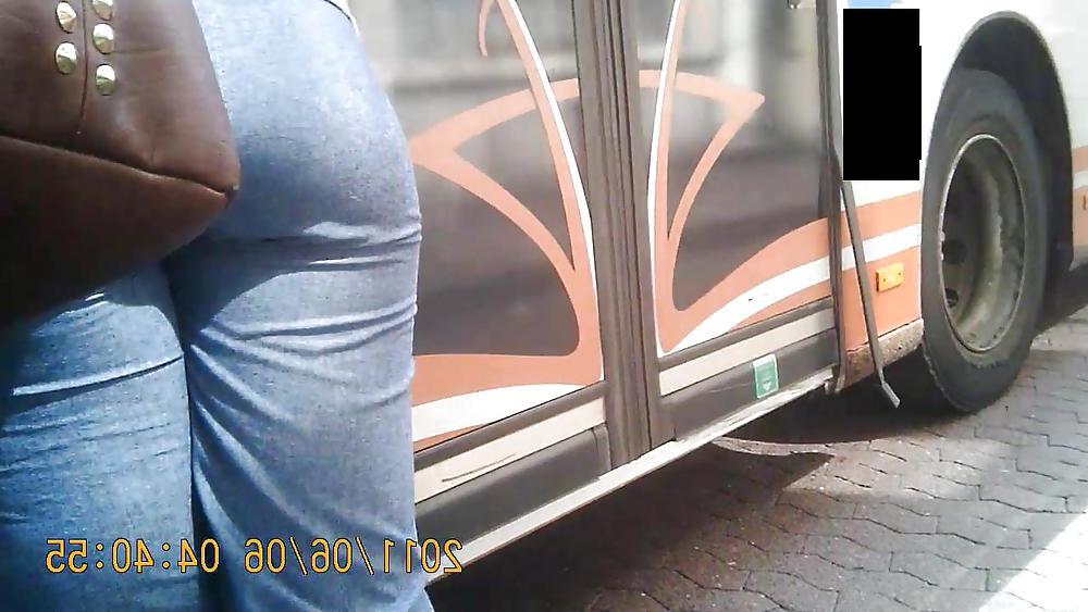 13P Thick Ebony Booty 
