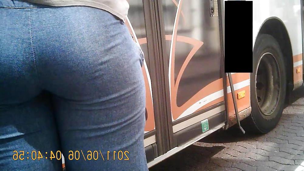 13P Thick Ebony Booty 