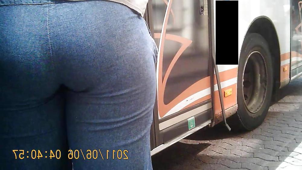 13P Thick Ebony Booty 