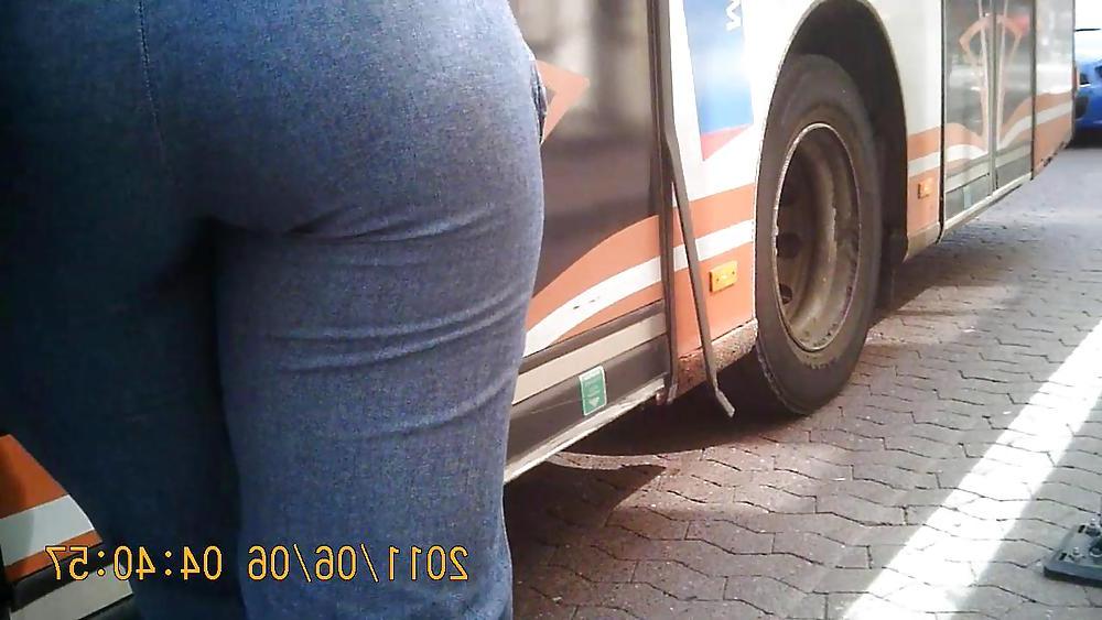 13P Thick Ebony Booty 