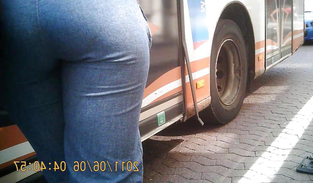 13P Thick Ebony Booty 
