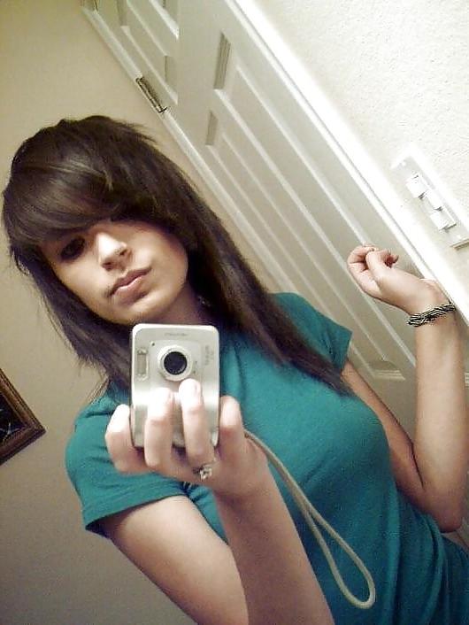 25P SLUTTY EMO GFs KINKY PHOTOS..