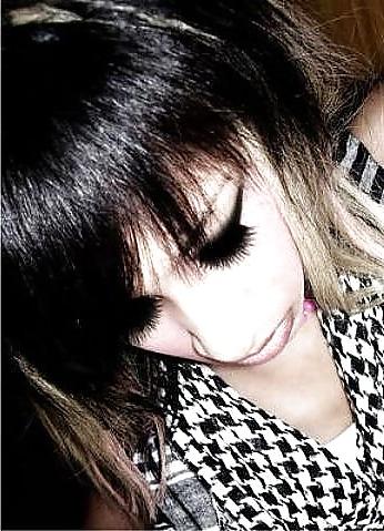 25P SLUTTY EMO GFs KINKY PHOTOS..