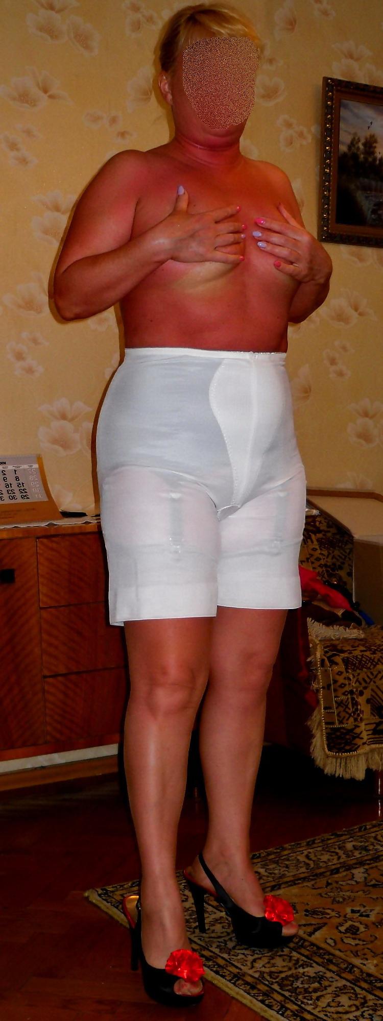 25P Pushuna's new pantygirdle and vintage stockings