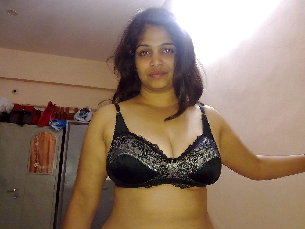 24P Bangladesi Wife Nasrin-personal Homemade HD pic by hubby
