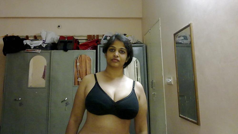 24P Bangladesi Wife Nasrin-personal Homemade HD pic by hubby